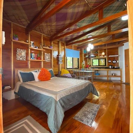 Chue&Larry'S Beachside Homestay Libagon エクステリア 写真