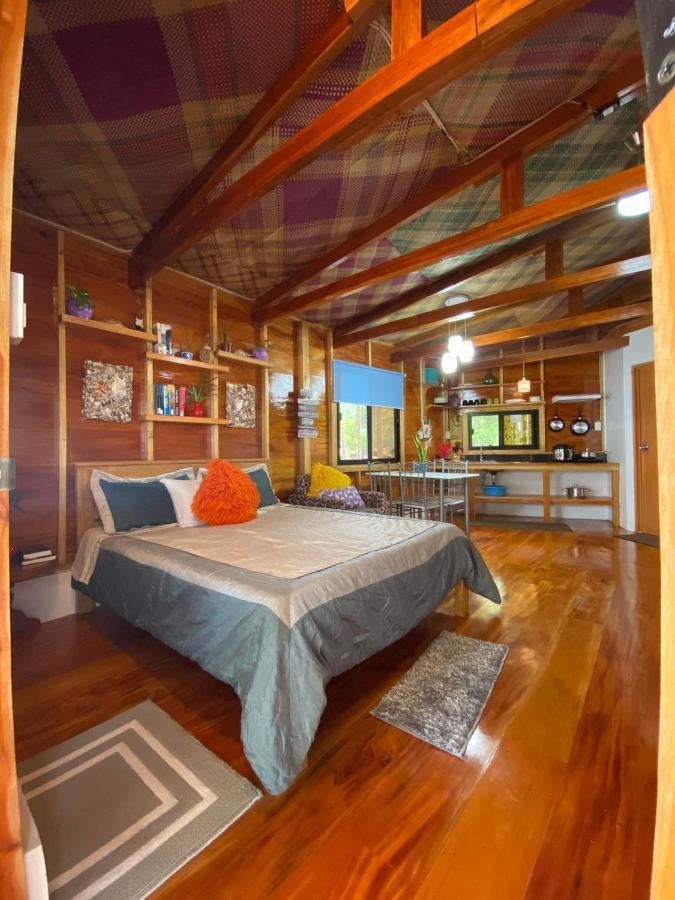 Chue&Larry'S Beachside Homestay Libagon エクステリア 写真