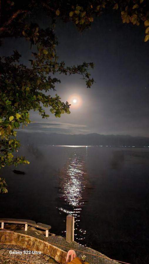 Chue&Larry'S Beachside Homestay Libagon エクステリア 写真