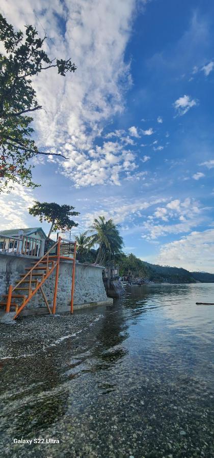 Chue&Larry'S Beachside Homestay Libagon エクステリア 写真