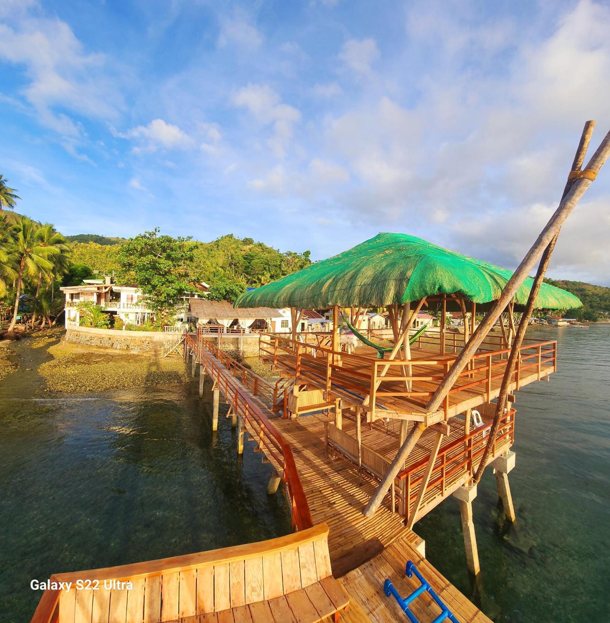 Chue&Larry'S Beachside Homestay Libagon エクステリア 写真