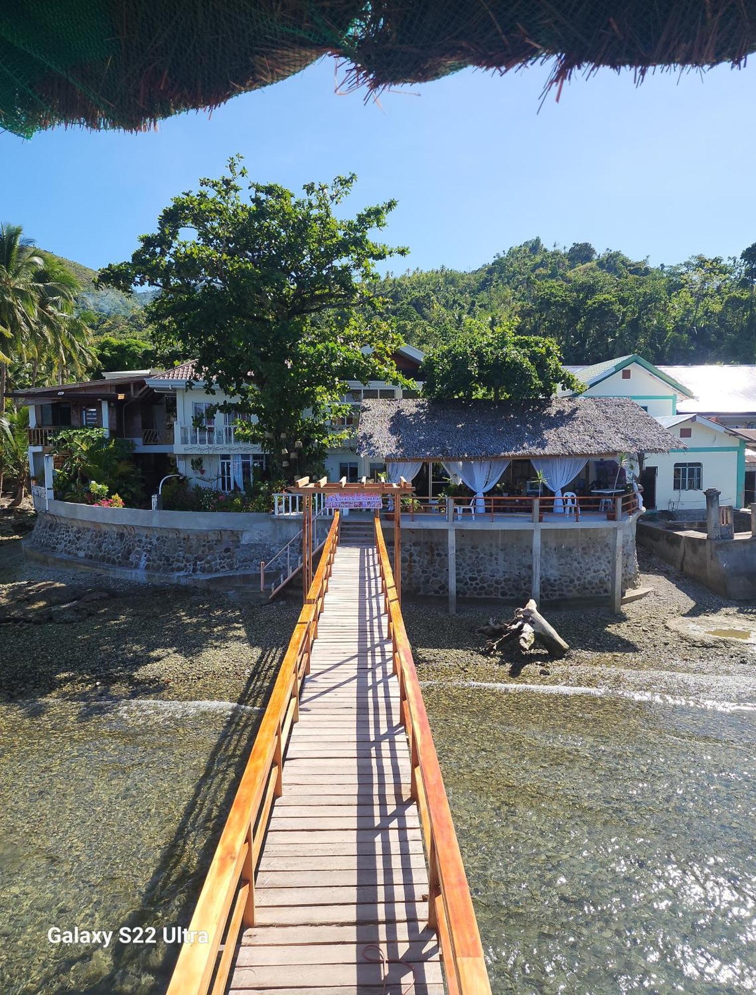 Chue&Larry'S Beachside Homestay Libagon エクステリア 写真