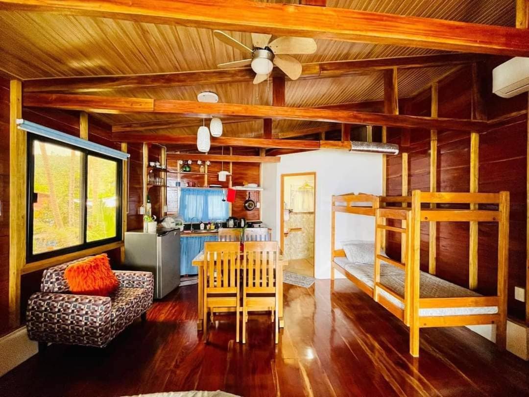 Chue&Larry'S Beachside Homestay Libagon エクステリア 写真
