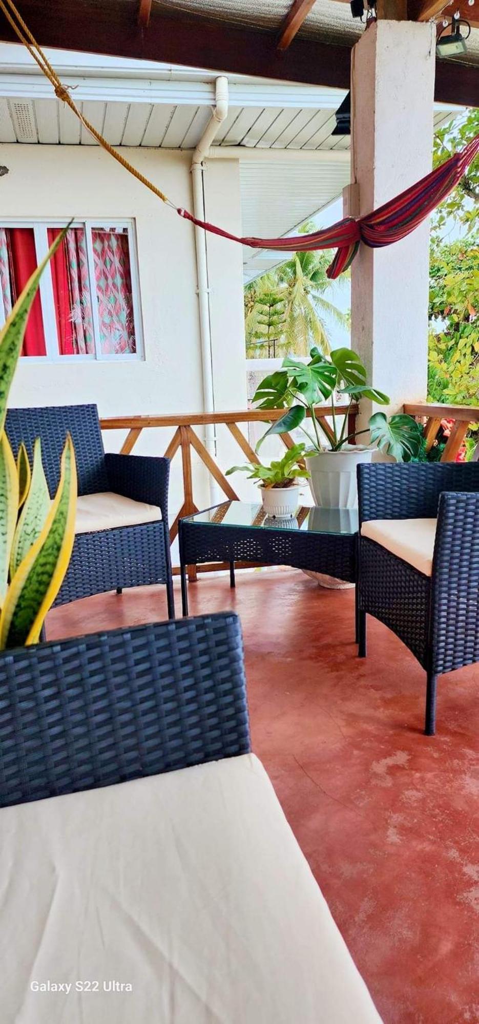 Chue&Larry'S Beachside Homestay Libagon エクステリア 写真